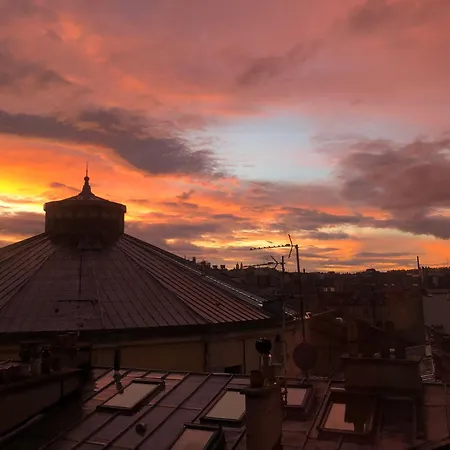 2 Bedrooms Flat In The Center Of With Terrasse And Incredible View アパート パリ